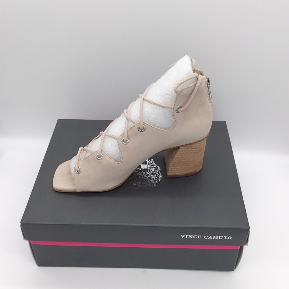 NWT Women's Vince Camuto Nahara Sandal nude - Picture 3 of 7